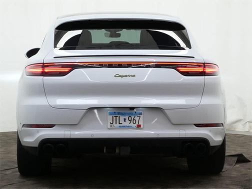 2023 Porsche Cayenne Platinum Edition