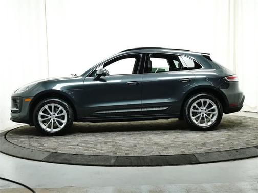 2025 Porsche Macan AWD