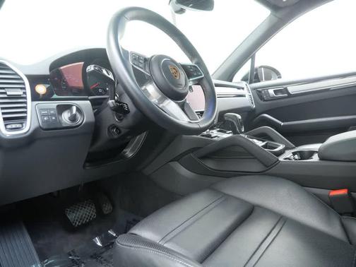 Black 2023 Porsche Cayenne Platinum Edition