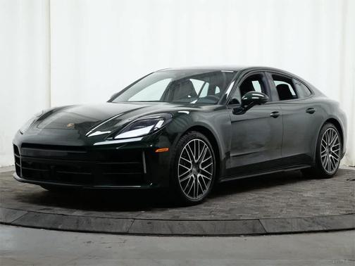2024 Porsche Panamera 4