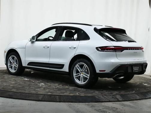 2026 Porsche Macan AWD