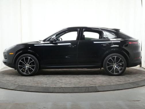 Black 2023 Porsche Cayenne Platinum Edition