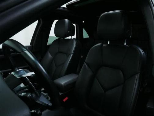 2021 Porsche Macan Base