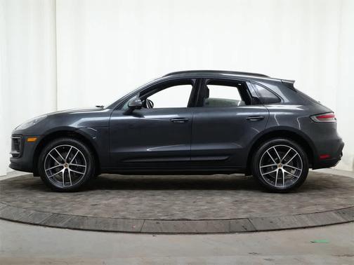 2026 Porsche Macan AWD