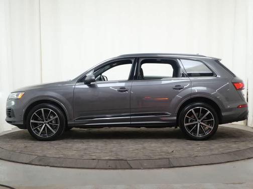 Samurai Gray Metallic 2021 Audi Q7 55 Premium Plus