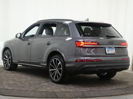 Samurai Gray Metallic 2021 Audi Q7 55 Premium Plus