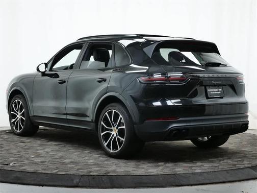 2023 Porsche Cayenne Platinum Edition
