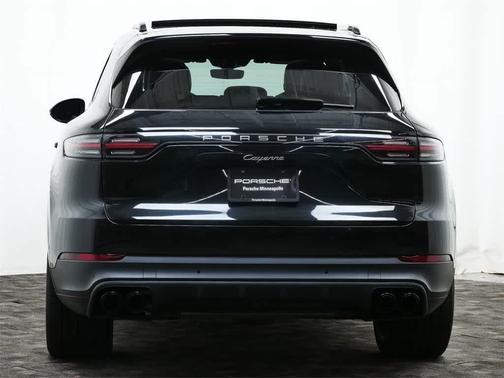 2023 Porsche Cayenne Platinum Edition