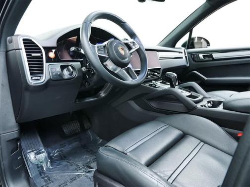 2023 Porsche Cayenne Platinum Edition