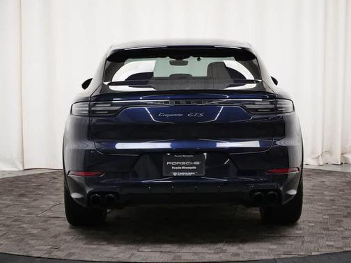Moonlight Blue Metallic 2022 Porsche Cayenne GTS