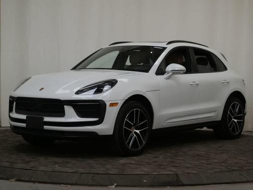 2025 Porsche Macan AWD