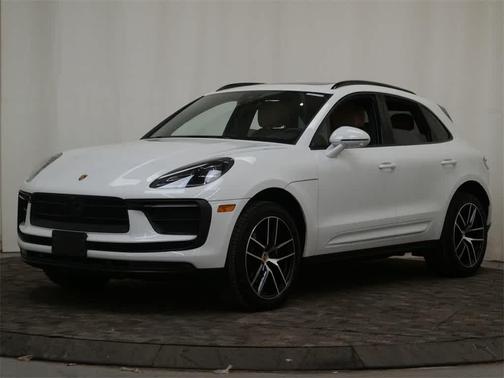 2025 Porsche Macan AWD