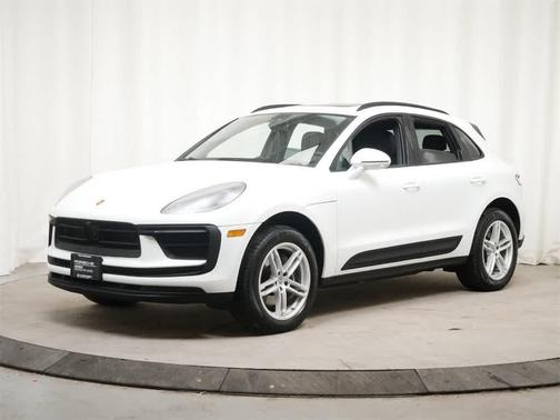 2024 Porsche Macan Base (PDK)
