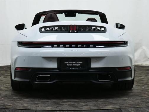 2025 Porsche 911 Carrera