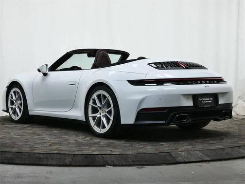 2025 Porsche 911 Carrera