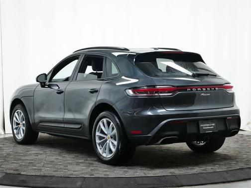 2025 Porsche Macan AWD