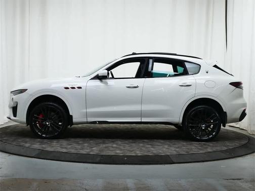 2022 Maserati Levante Trofeo
