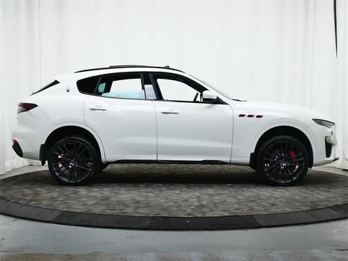 2022 Maserati Levante Trofeo