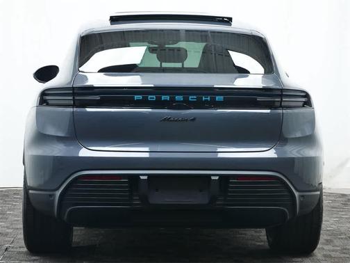 2025 Porsche Macan 4
