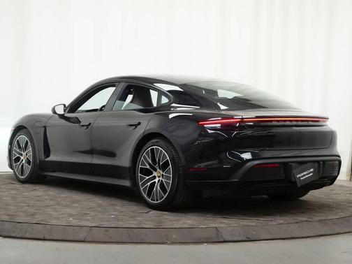 2022 Porsche Taycan RWD