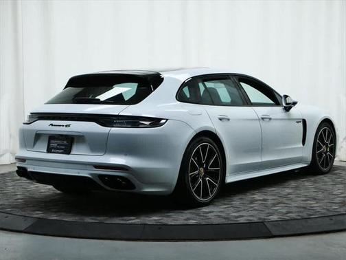 2022 Porsche Panamera E-Hybrid Sport Turismo 4S