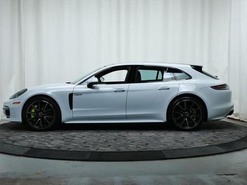 2022 Porsche Panamera E-Hybrid Sport Turismo 4S