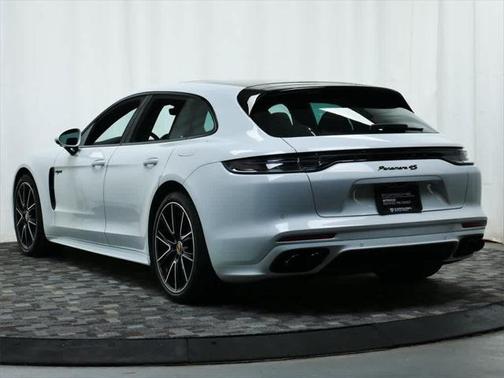 2022 Porsche Panamera E-Hybrid Sport Turismo 4S