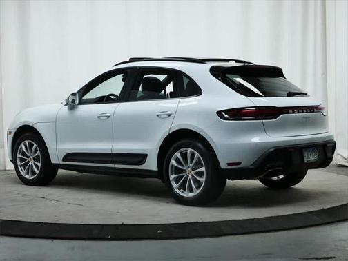 2024 Porsche Macan Base