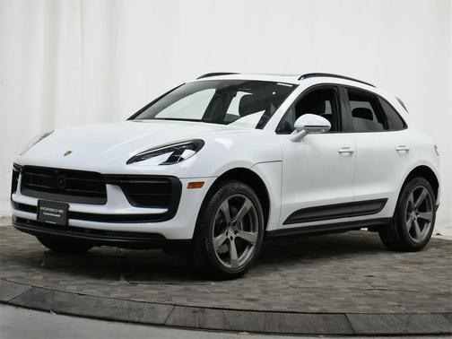 2025 Porsche Macan AWD