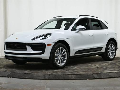 2026 Porsche Macan AWD