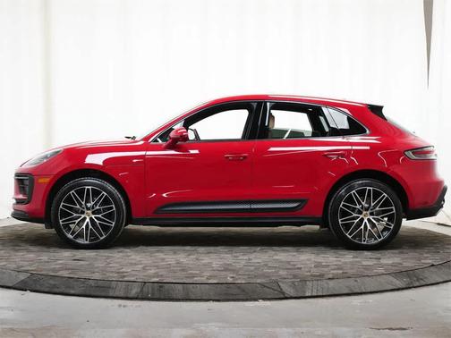 2026 Porsche Macan AWD