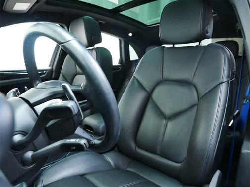 2024 Porsche Macan AWD