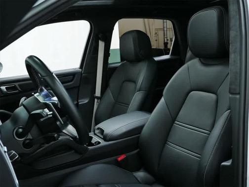 2022 Porsche Cayenne GTS