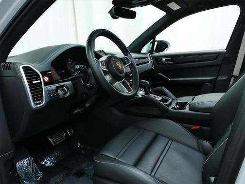 2022 Porsche Cayenne GTS