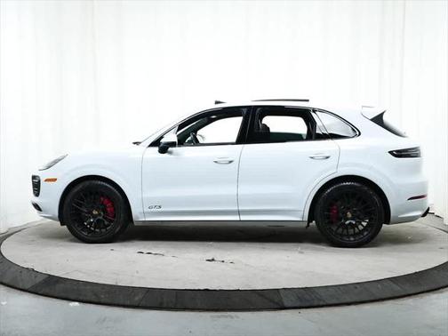 2022 Porsche Cayenne GTS