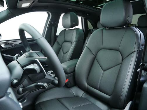 2025 Porsche Macan S