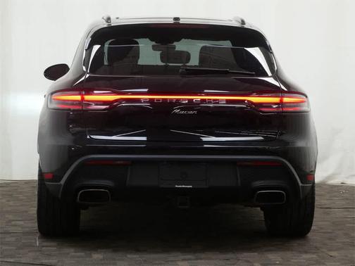 2025 Porsche Macan AWD