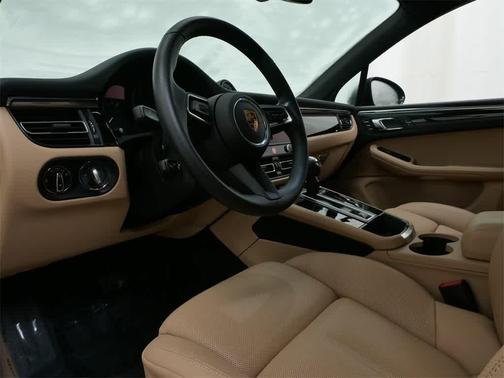 2025 Porsche Macan AWD