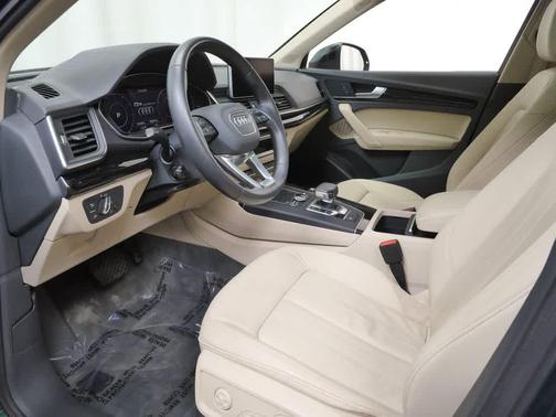 Azores Green Metallic 2018 Audi Q5 2.0T Premium Plus