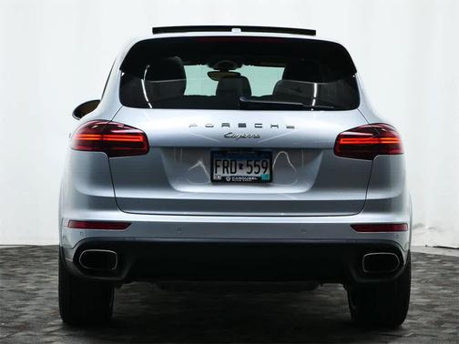 2017 Porsche Cayenne Platinum Edition