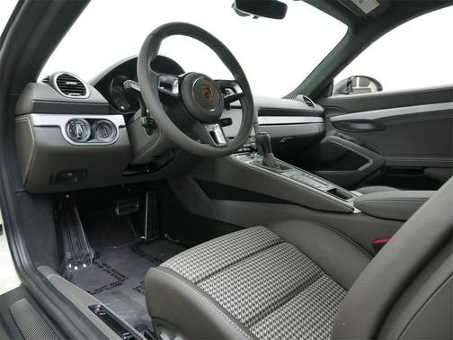 2023 Porsche 718 Cayman GT4 RS