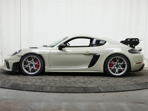2023 Porsche 718 Cayman GT4 RS