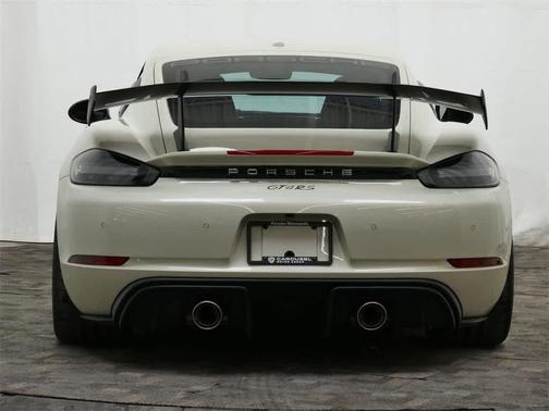 2023 Porsche 718 Cayman GT4 RS