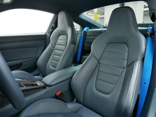 2023 Porsche 911 Carrera 4 GTS