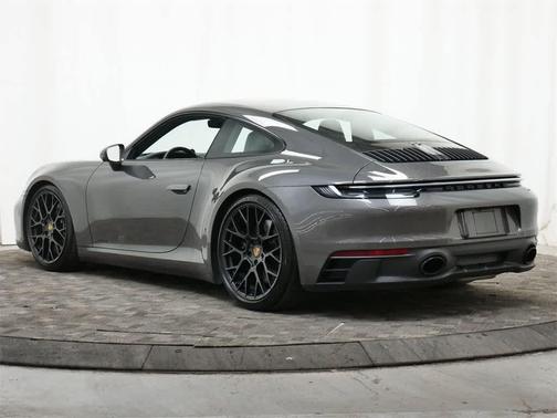2023 Porsche 911 Carrera 4 GTS