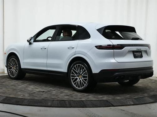 2023 Porsche Cayenne Platinum Edition