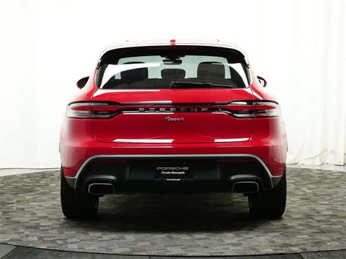 2022 Porsche Macan Base (PDK)