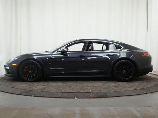 2017 Porsche Panamera Turbo