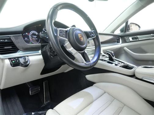 2017 Porsche Panamera Turbo