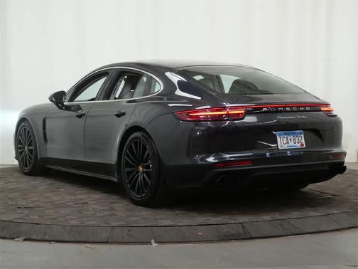 2017 Porsche Panamera Turbo